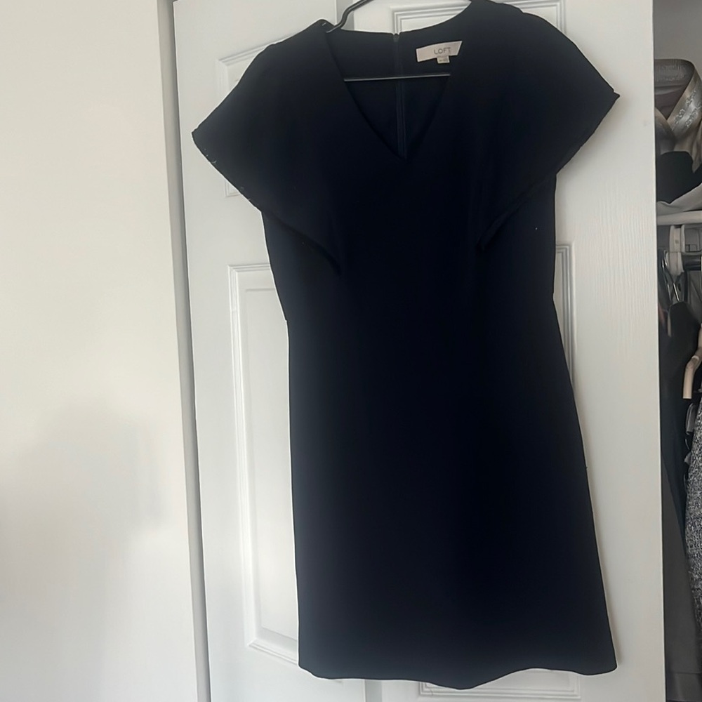 Comfortable navy Loft work dress in 4P